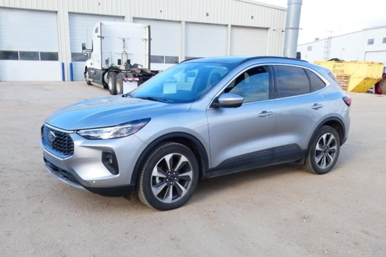 2024 Ford Escape Platinum AWD w/Htd Leather, pano S/R, NAV, BUC - Photo #2