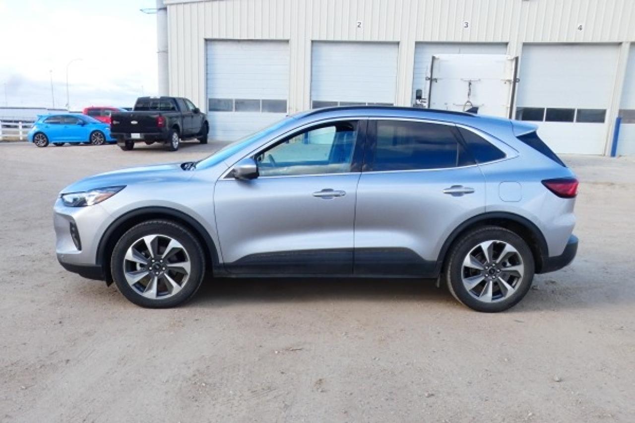 2024 Ford Escape Platinum AWD w/Htd Leather, pano S/R, NAV, BUC - Photo #1