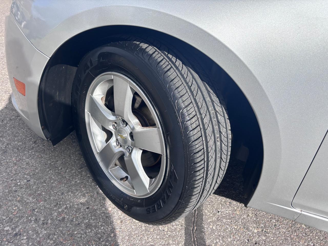 2013 Chevrolet Cruze LOW KMS GREAT DEAL! - Photo #3