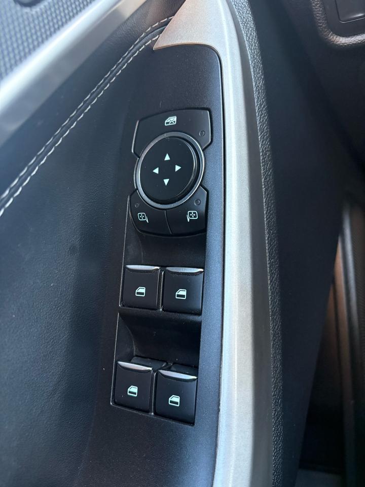 2022 Ford Explorer XLT Photo