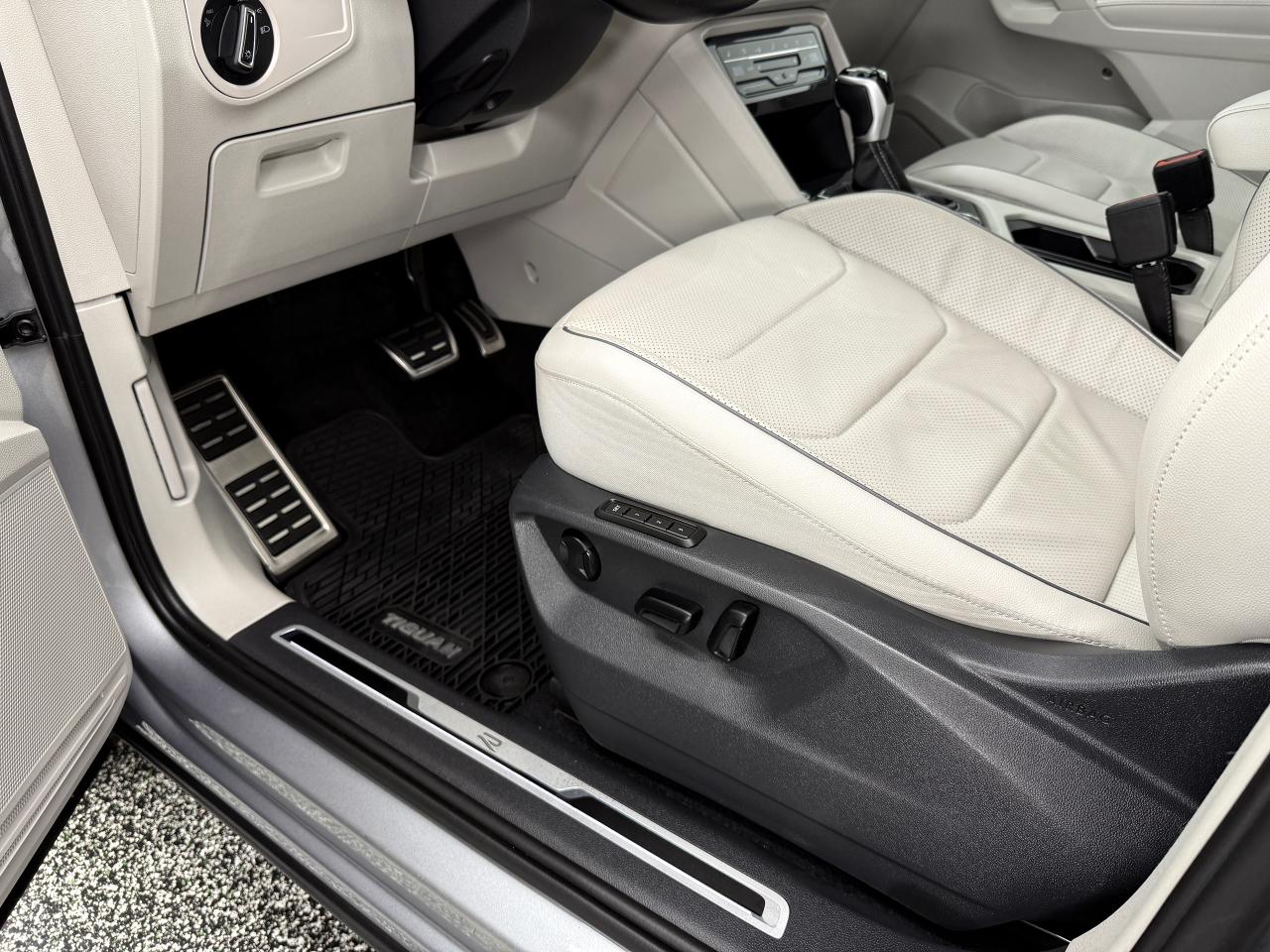 2022 Volkswagen Tiguan Highline R-line - Photo #16