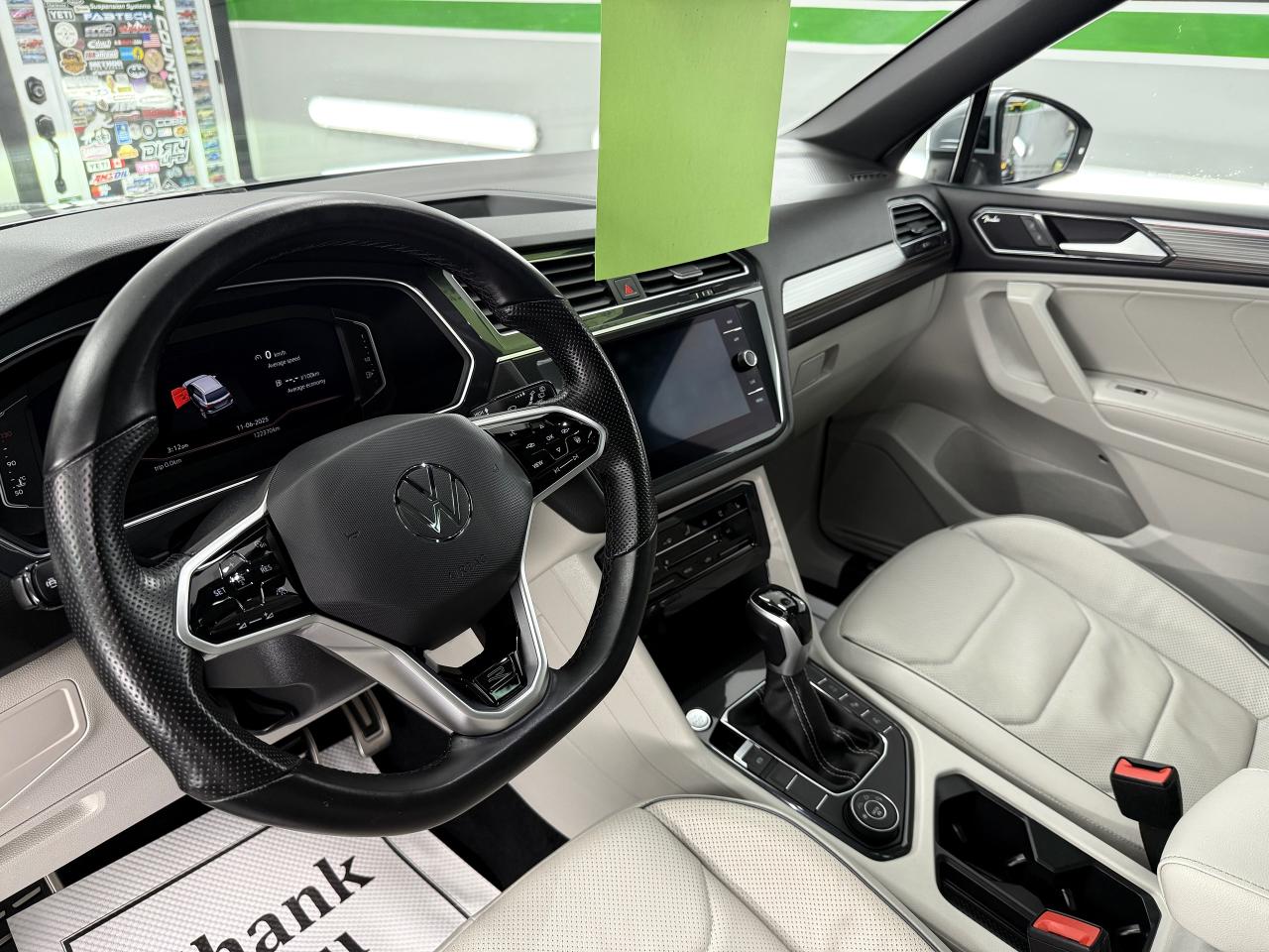 2022 Volkswagen Tiguan Highline R-line - Photo #11