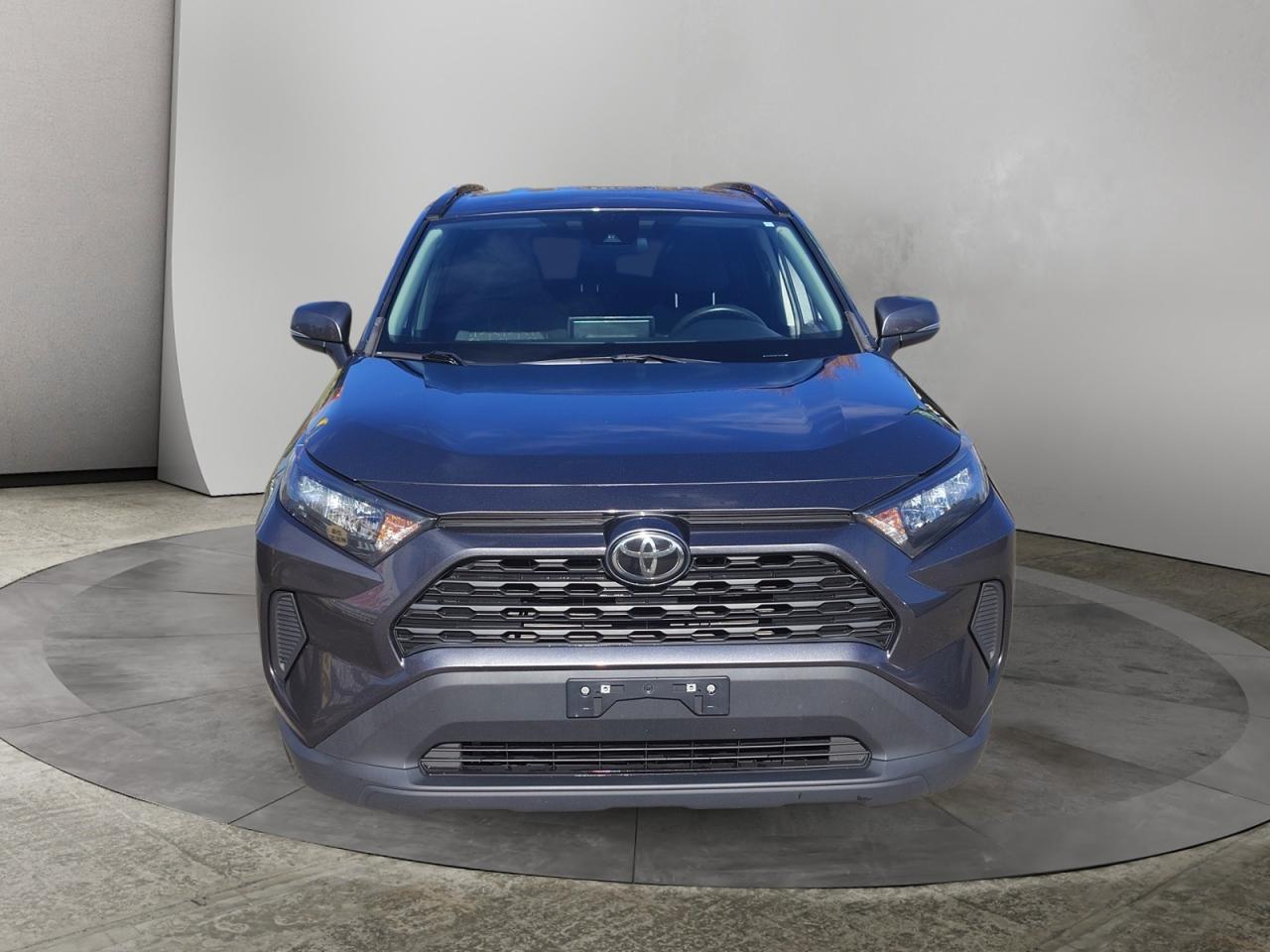 2021 Toyota RAV4 LE Photo
