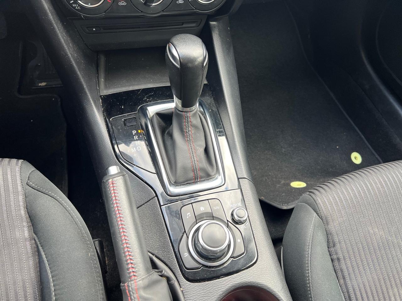 2015 Mazda MAZDA3 GS - Photo #8