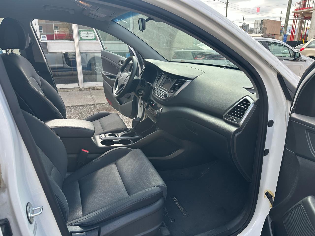 2018 Hyundai Tucson SE - Photo #9