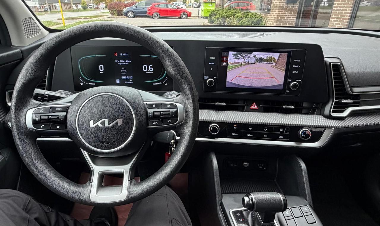 2023 Kia Sportage LX - Photo #9