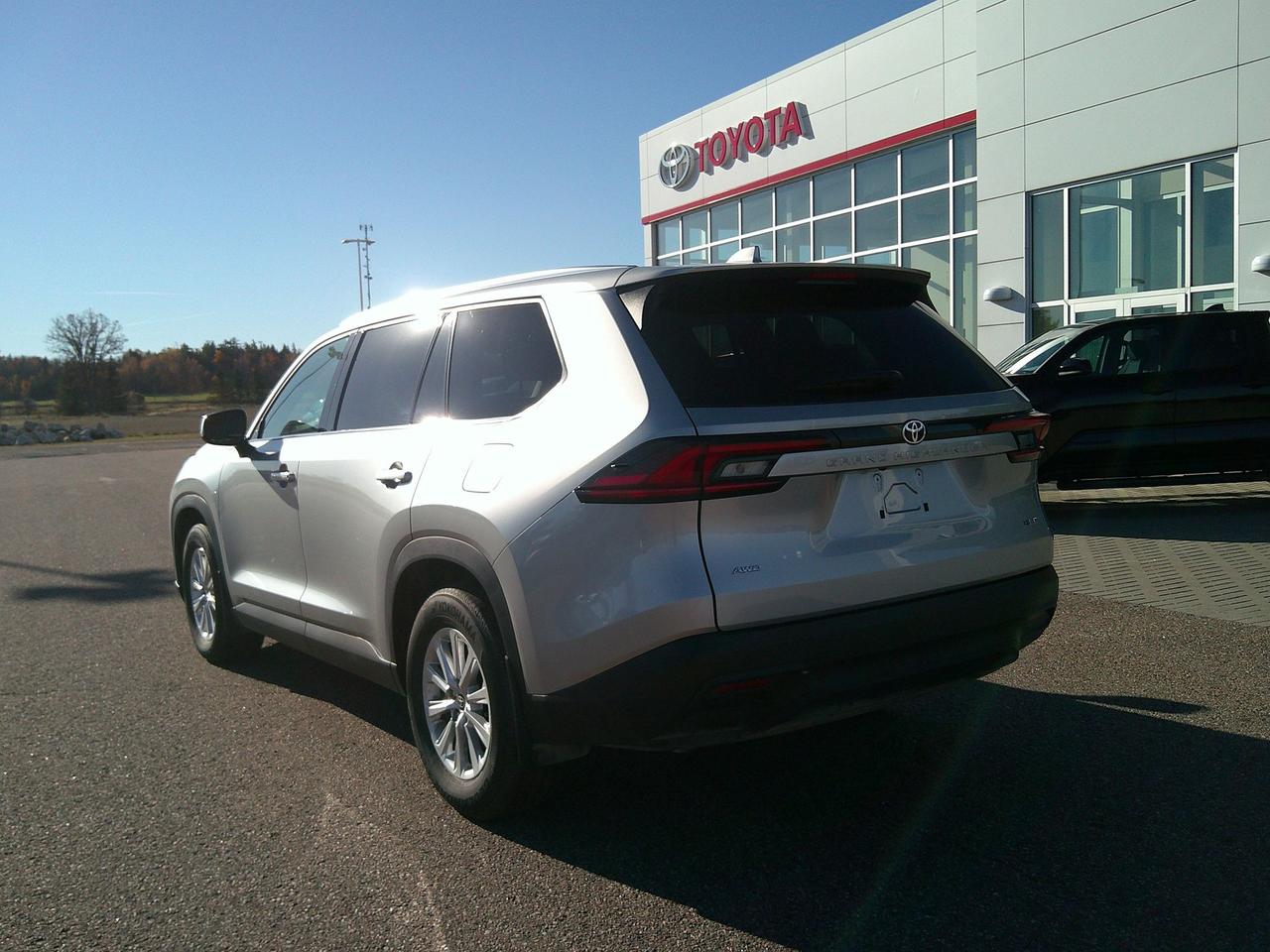 2026 Toyota Grand Highlander XLE Photo2