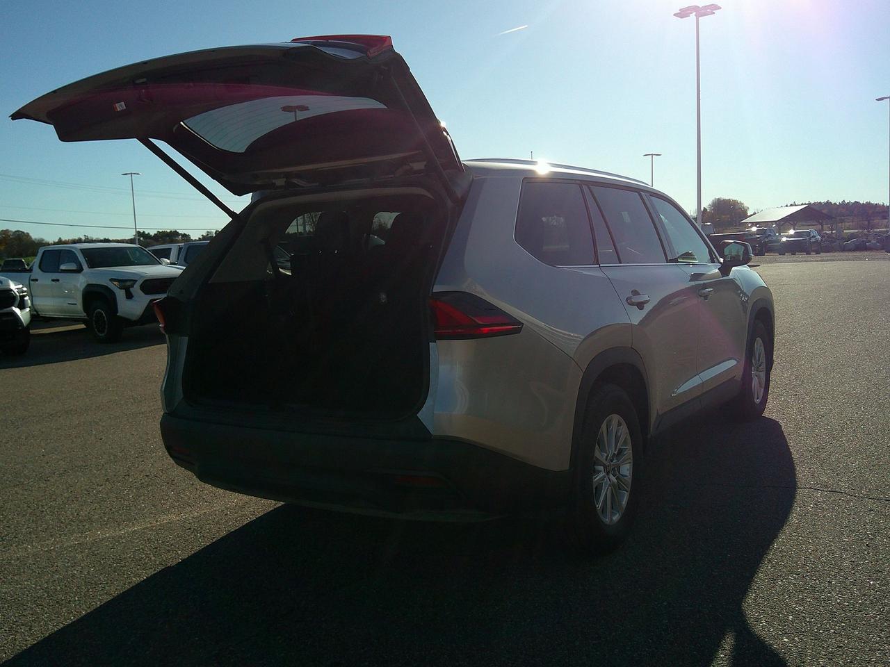 2026 Toyota Grand Highlander XLE Photo4