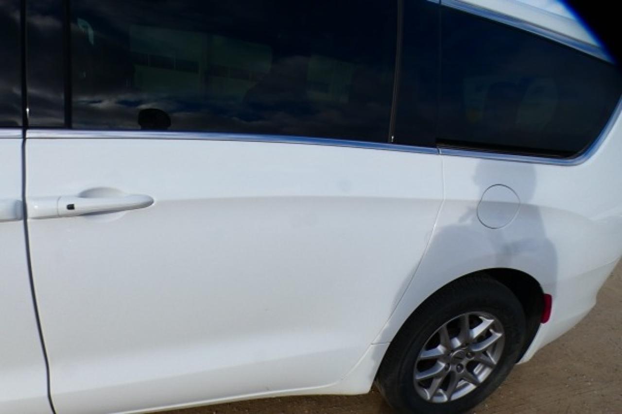 2024 Chrysler Grand Caravan SXT 2WD w/Htd cloth, Htd wheel, NAV, BUC - Photo #23