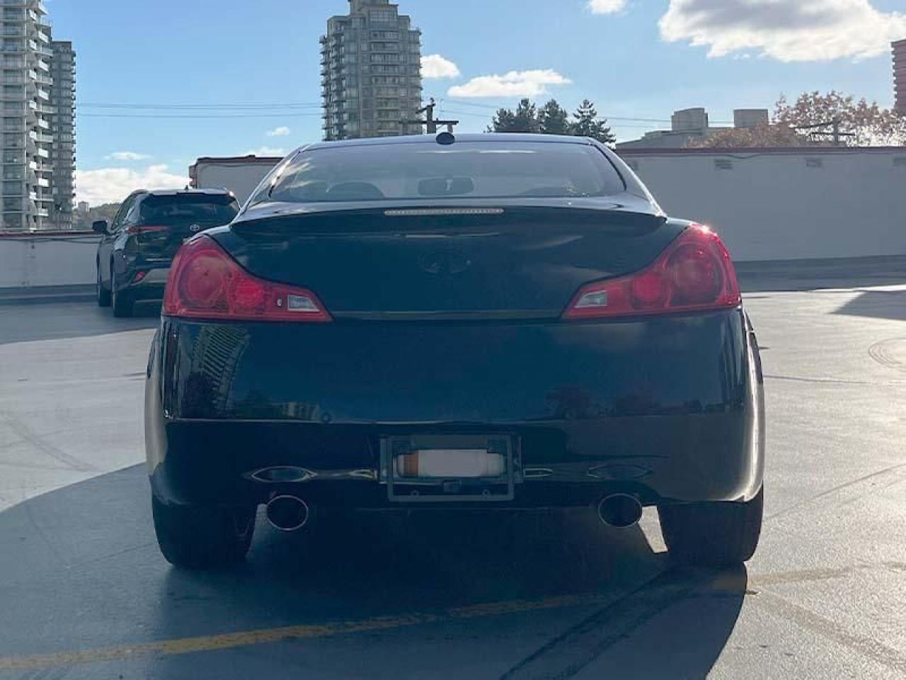2011 Infiniti G37X   - Photo #4