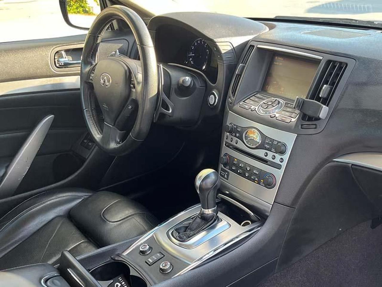 2011 Infiniti G37X   - Photo #9
