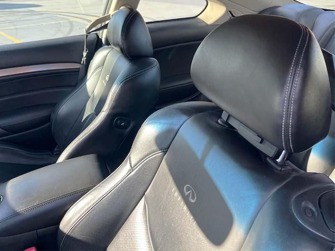 2011 Infiniti G37X   - Photo #11