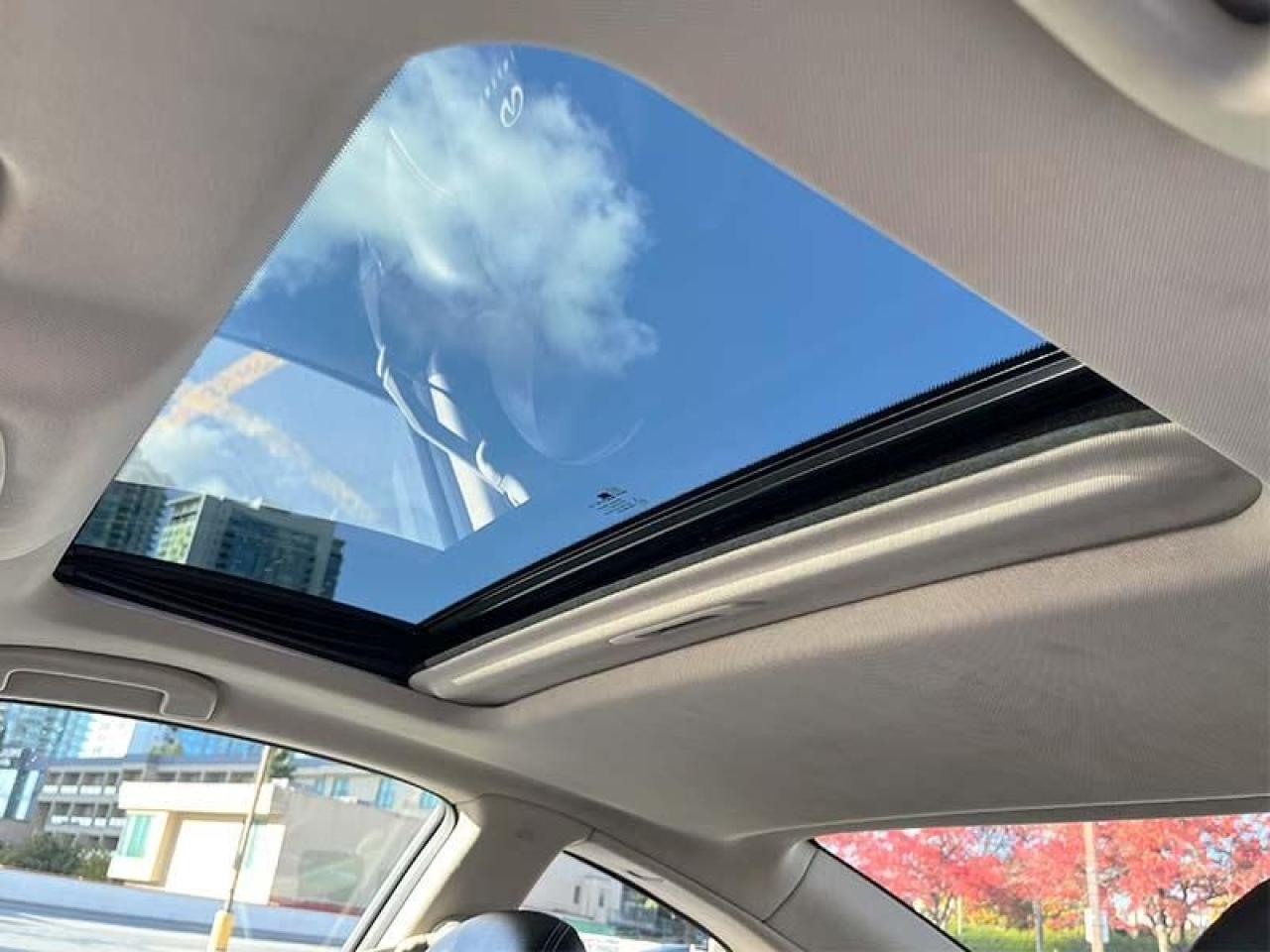 2011 Infiniti G37X   - Photo #13