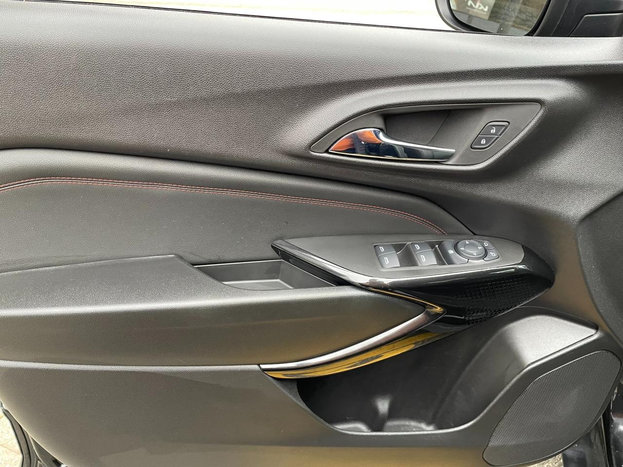 2024 Chevrolet Trax 2RS One Owner | Sunroof | Navigation | 18" Wheels Photo