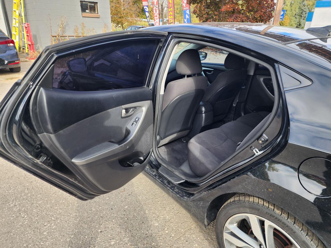 2016 Hyundai Elantra GLS l Clean Carfax l No Accidents l Affordable - Photo #11