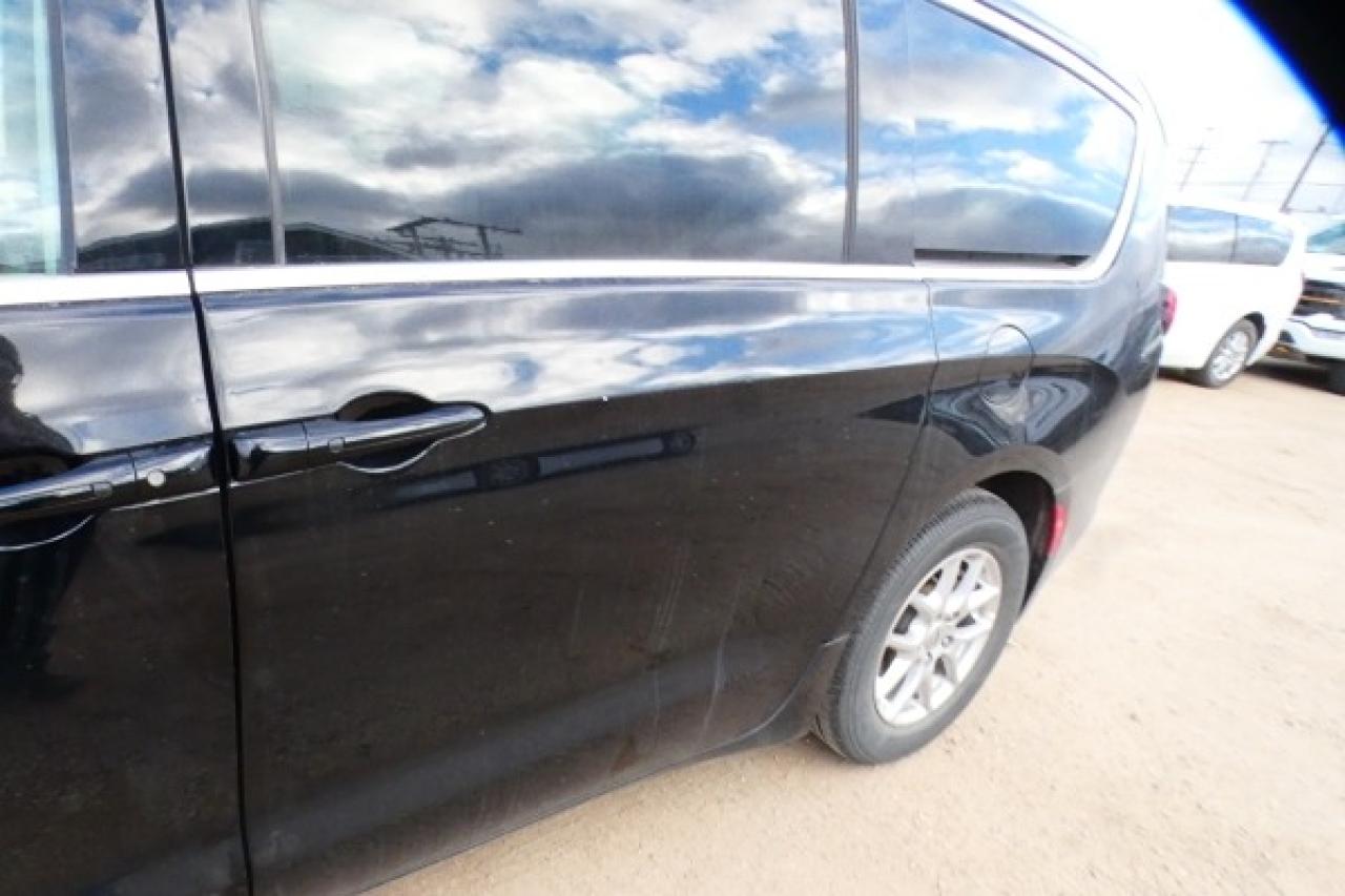 2024 Chrysler Grand Caravan SXT 2WD w/Htd cloth, Htd wheel, NAV, BUC - Photo #22