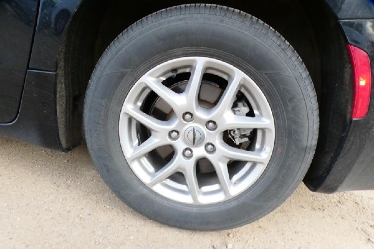 2024 Chrysler Grand Caravan SXT 2WD w/Htd cloth, Htd wheel, NAV, BUC - Photo #17