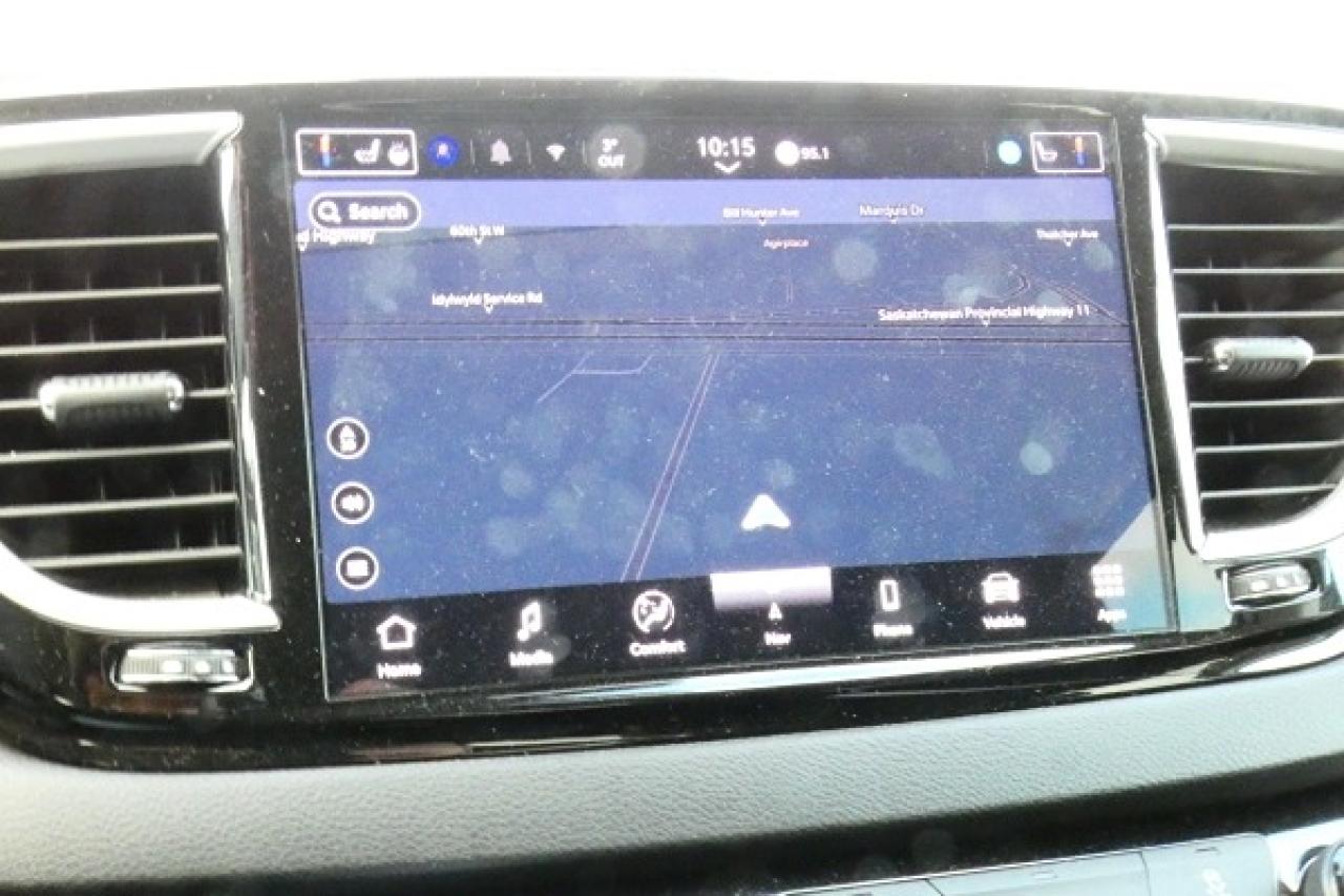 2024 Chrysler Grand Caravan SXT 2WD w/Htd cloth, Htd wheel, NAV, BUC - Photo #15