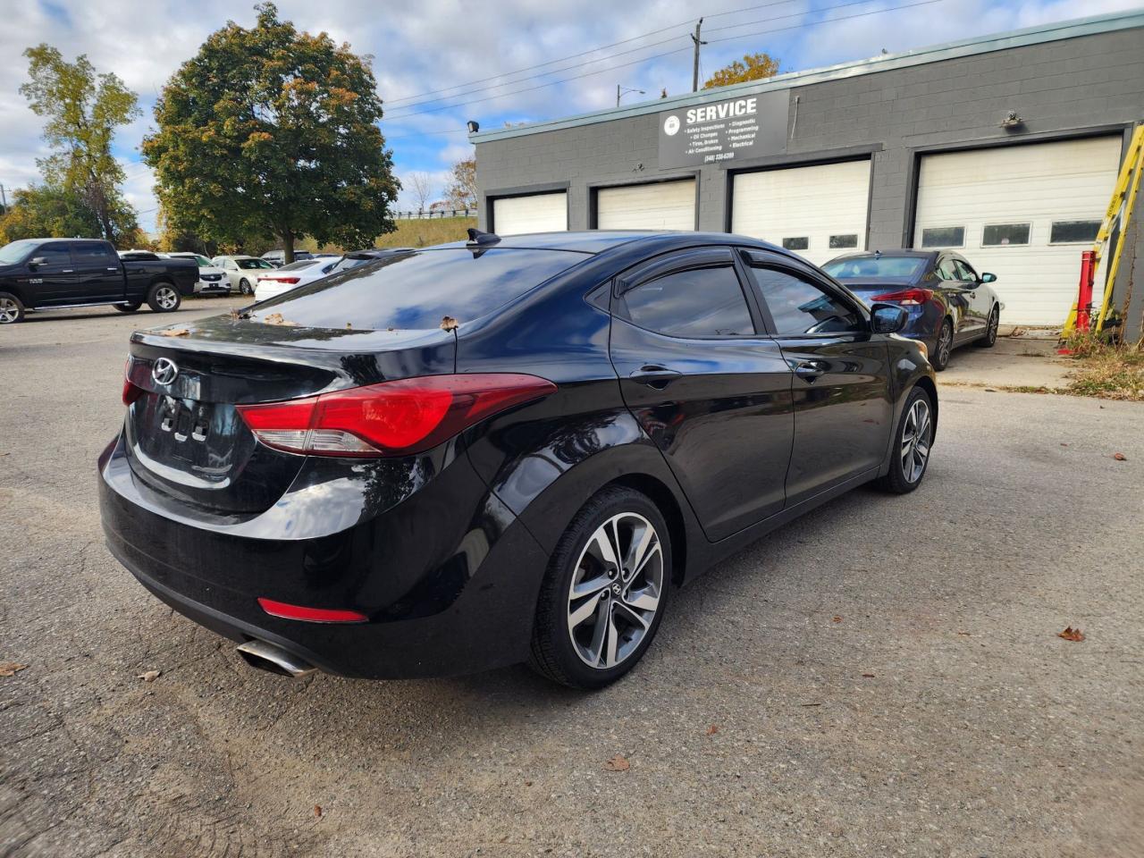 2016 Hyundai Elantra GLS l Clean Carfax l No Accidents l Affordable