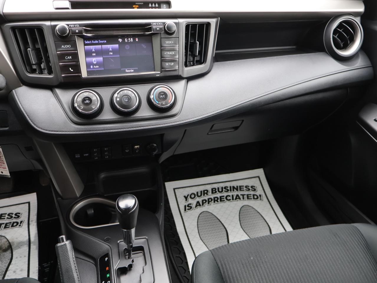 2018 Toyota RAV4 LE AWD CERTIFIED CAMERA BLUETOOTH HEATED LANE CHANGES CRUISE ALLOYS - Photo #9
