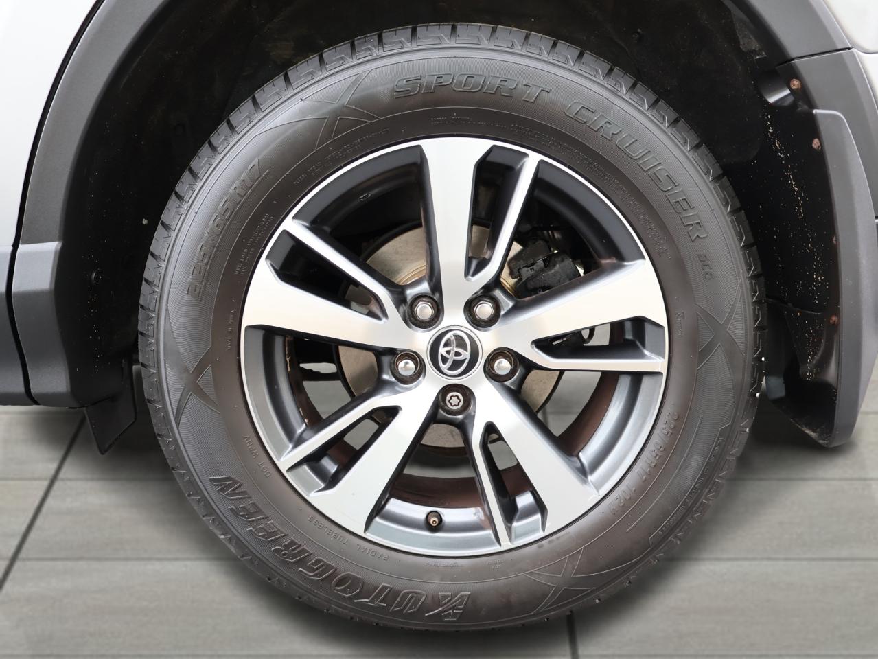 2018 Toyota RAV4 LE AWD CERTIFIED CAMERA BLUETOOTH HEATED LANE CHANGES CRUISE ALLOYS - Photo #31