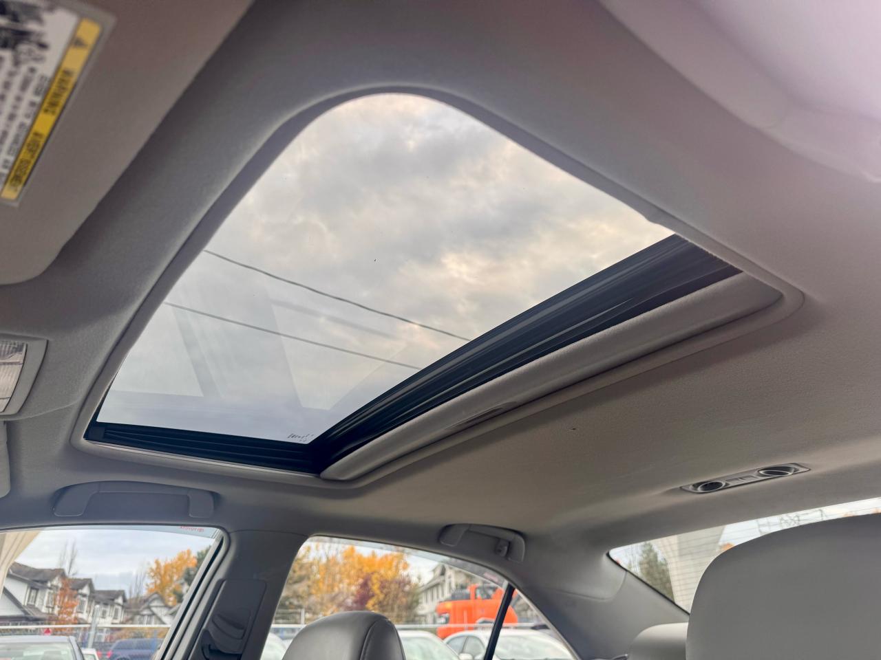 2008 Toyota Camry HYBRID FINANCING AVAILABLE Photo14