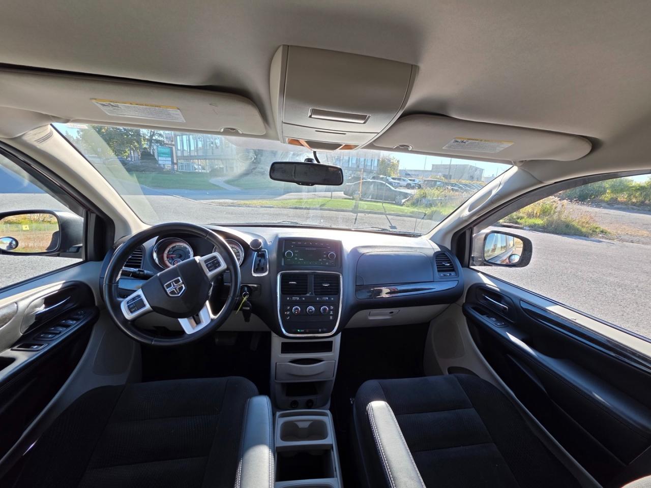 2017 Dodge Grand Caravan SE - Photo #10