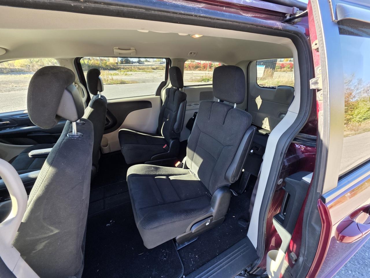 2017 Dodge Grand Caravan SE - Photo #12