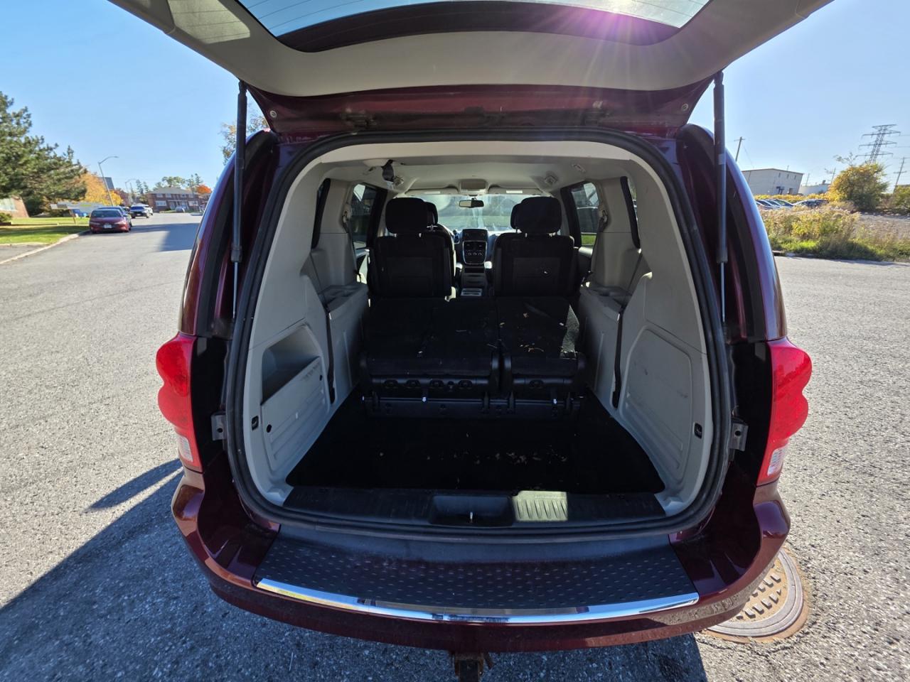 2017 Dodge Grand Caravan SE - Photo #13