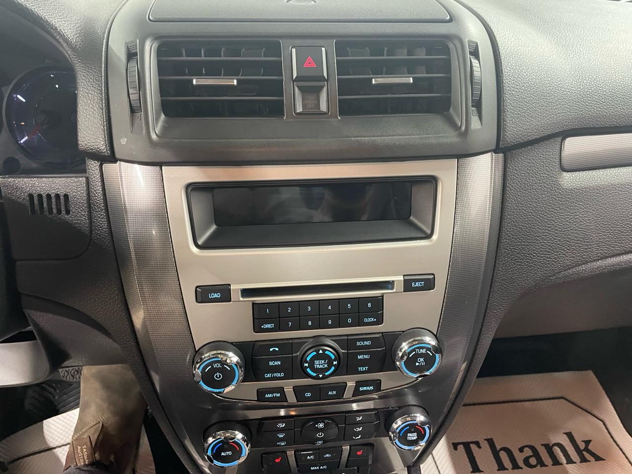 2012 Ford Fusion SEL Photo15