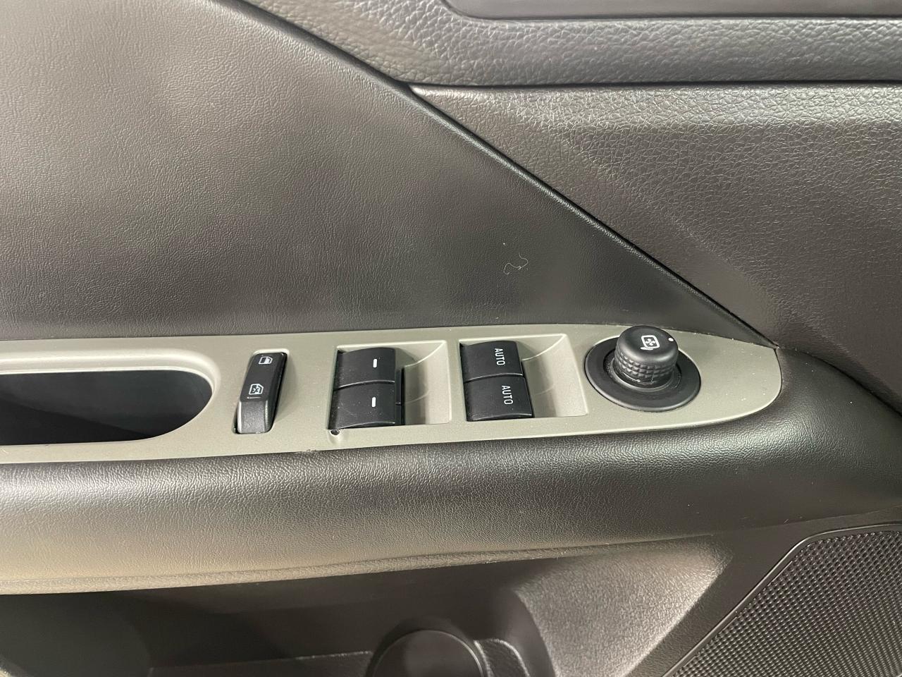 2012 Ford Fusion SEL Photo12