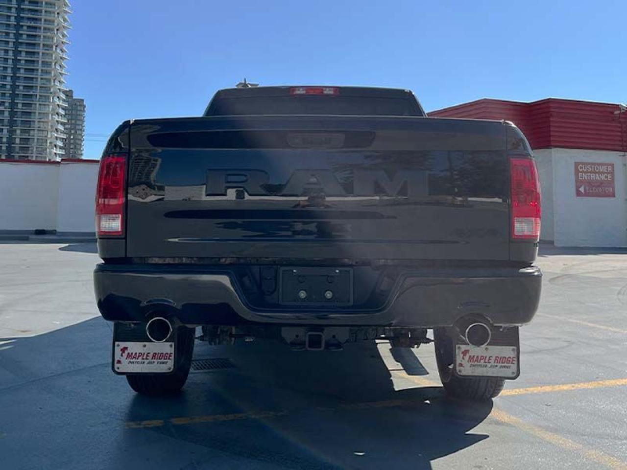 2020 RAM 1500 Classic EXPRESS - Photo #4