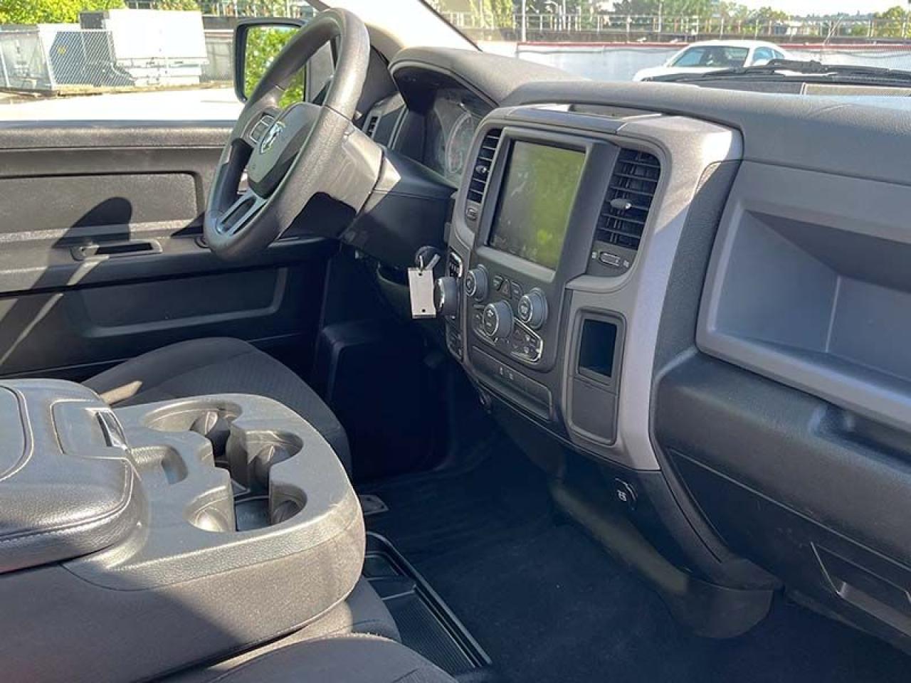 2020 RAM 1500 Classic EXPRESS - Photo #8