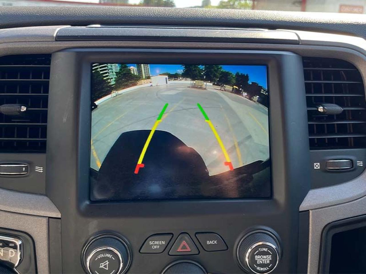 2020 RAM 1500 Classic EXPRESS - Photo #16