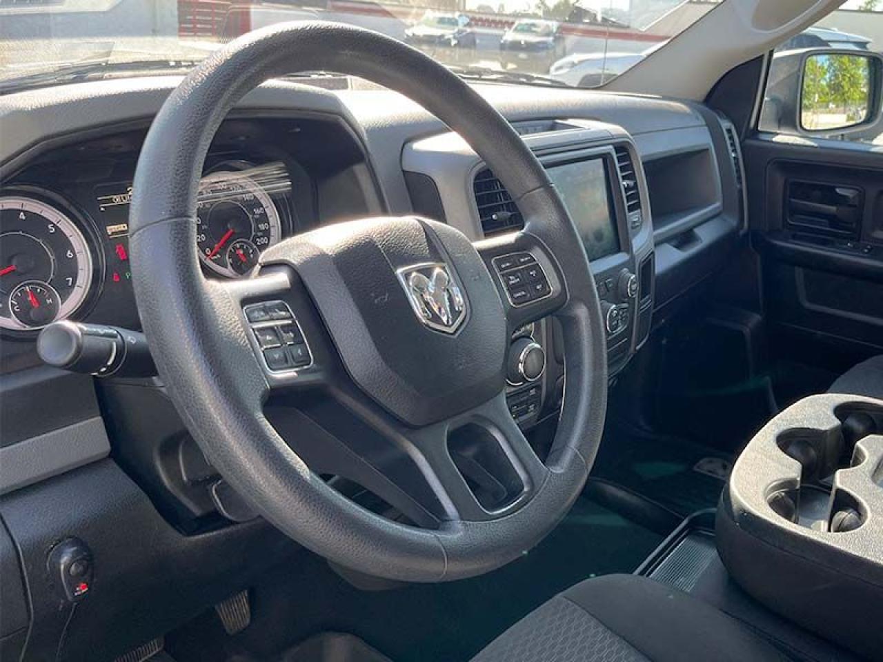 2020 RAM 1500 Classic EXPRESS - Photo #19