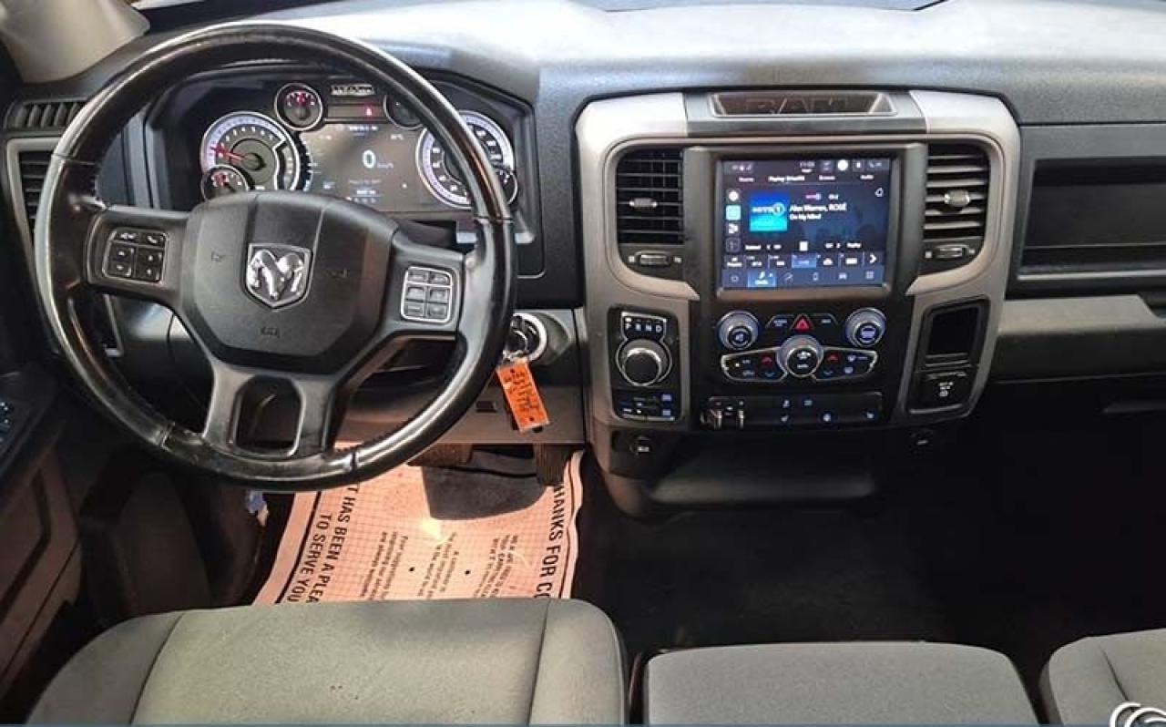 2022 RAM 1500 Classic TRADESMAN - Photo #4