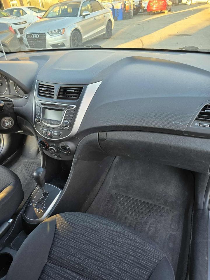2015 Hyundai Accent LE - Photo #7