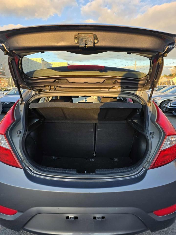 2015 Hyundai Accent LE - Photo #9