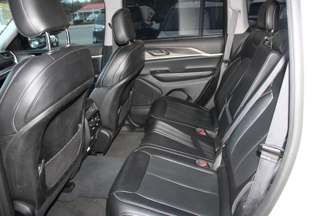 2023 Jeep Grand Cherokee LIMITED 4X4 - Photo #15