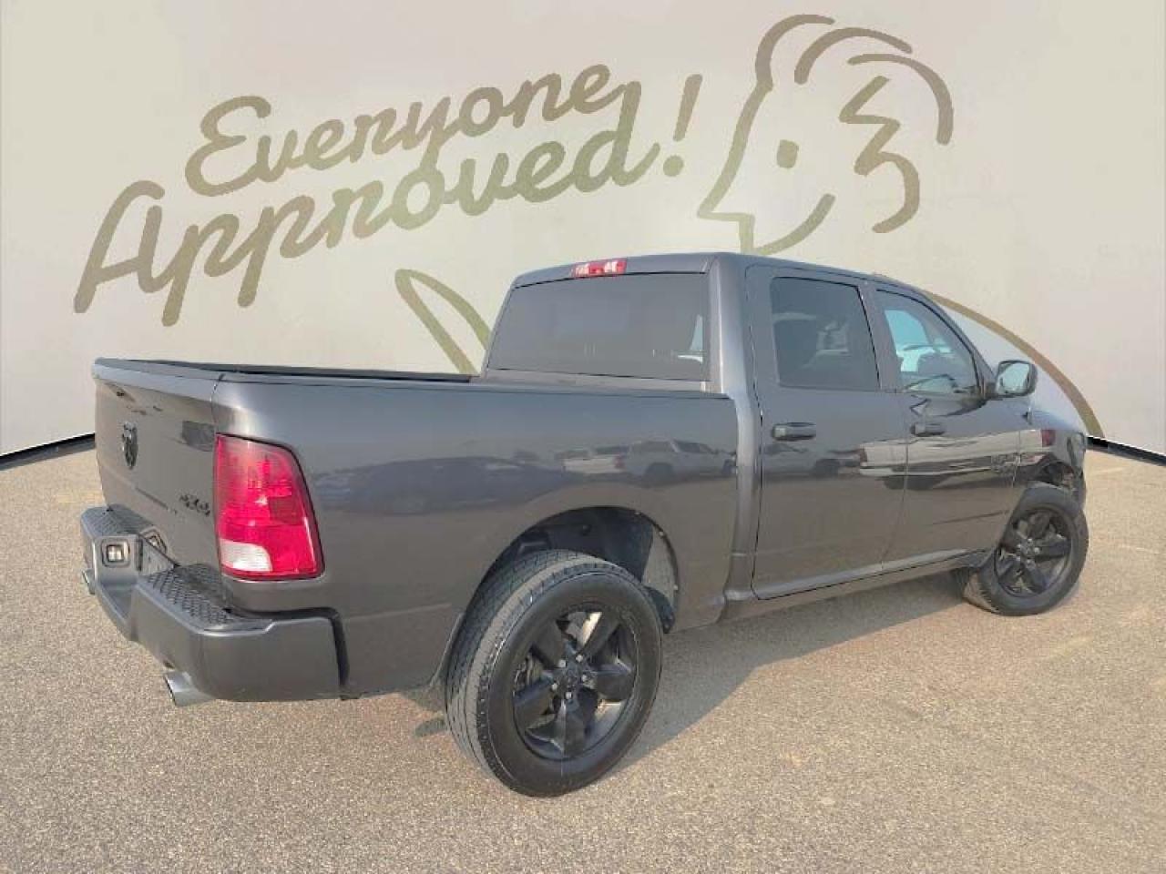 2020 RAM 1500 Classic EXPRESS - Photo #2