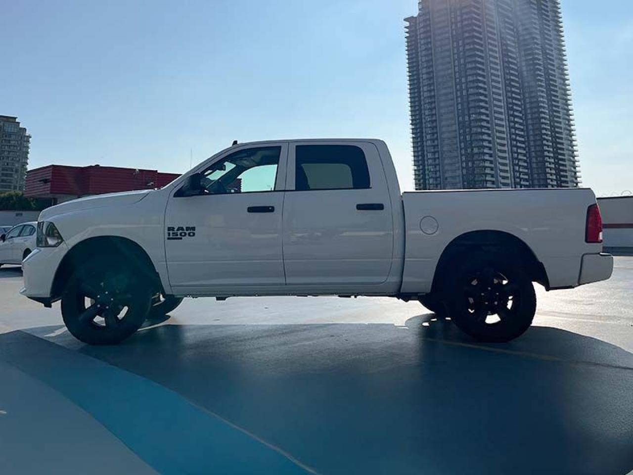 2021 RAM 1500 Classic EXPRESS - Photo #2