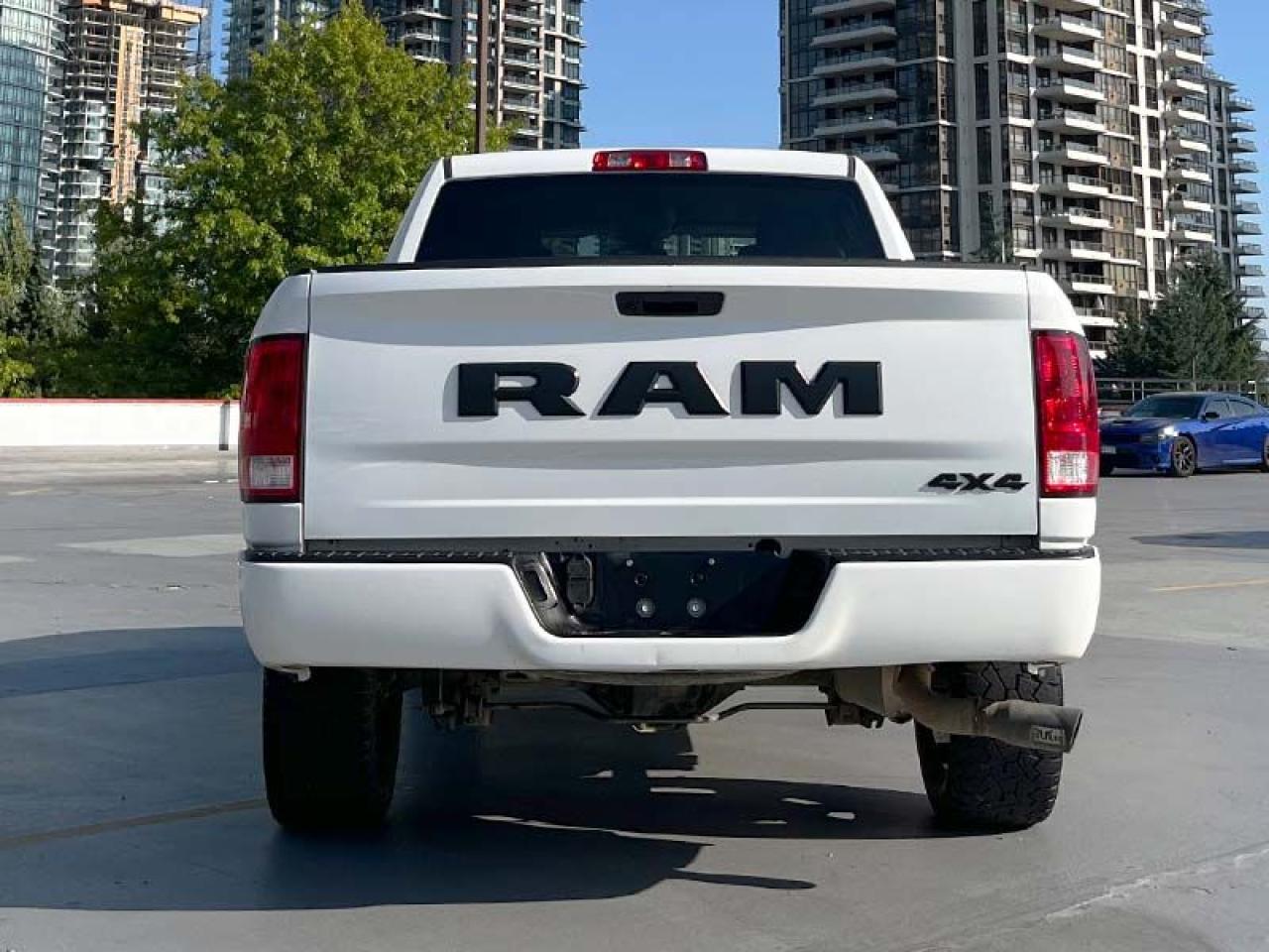 2021 RAM 1500 Classic EXPRESS - Photo #5