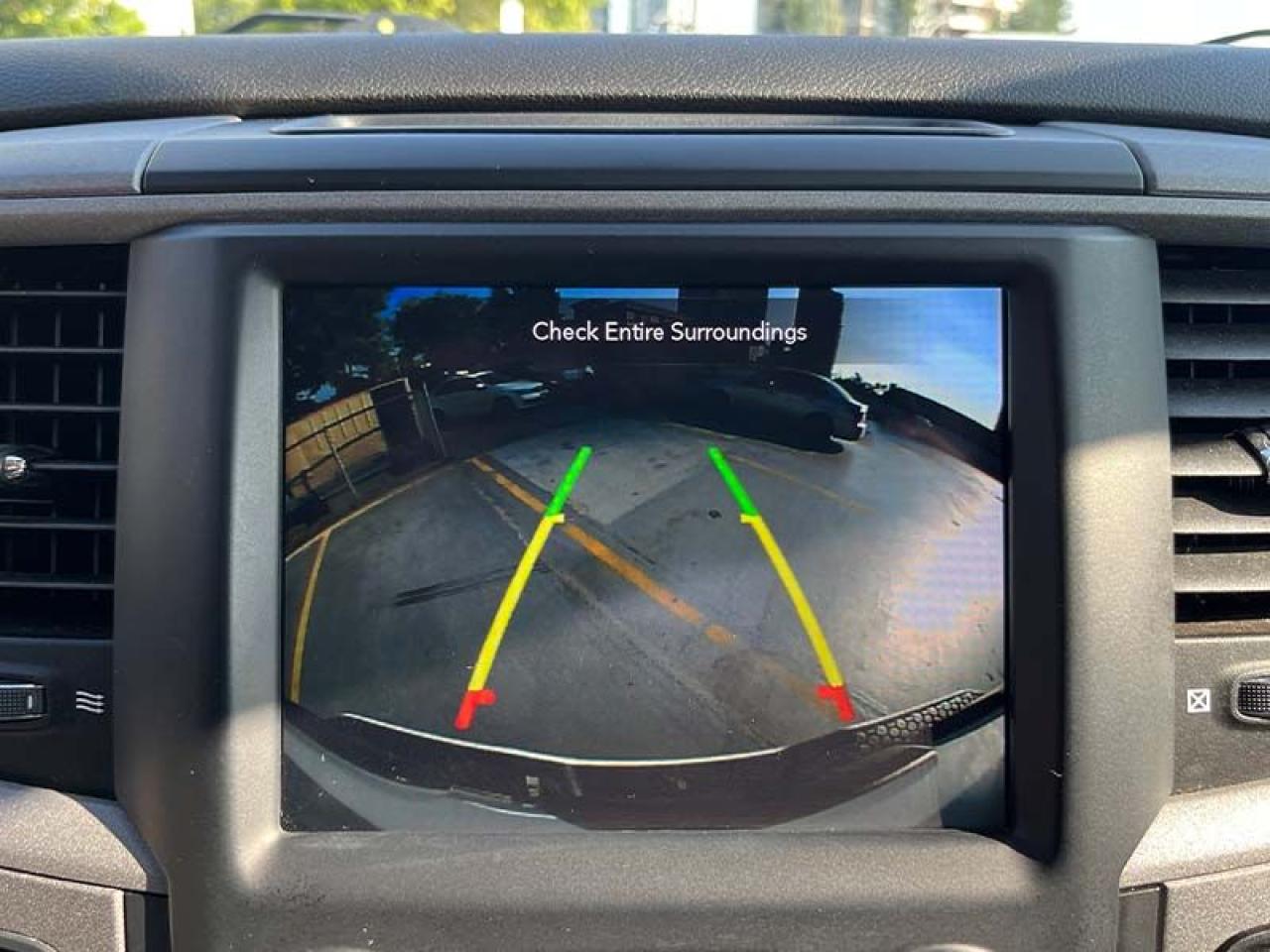 2021 RAM 1500 Classic EXPRESS - Photo #11