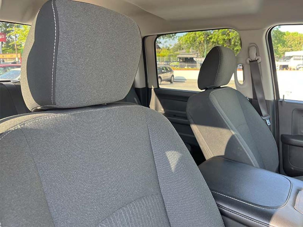 2021 RAM 1500 Classic EXPRESS - Photo #18