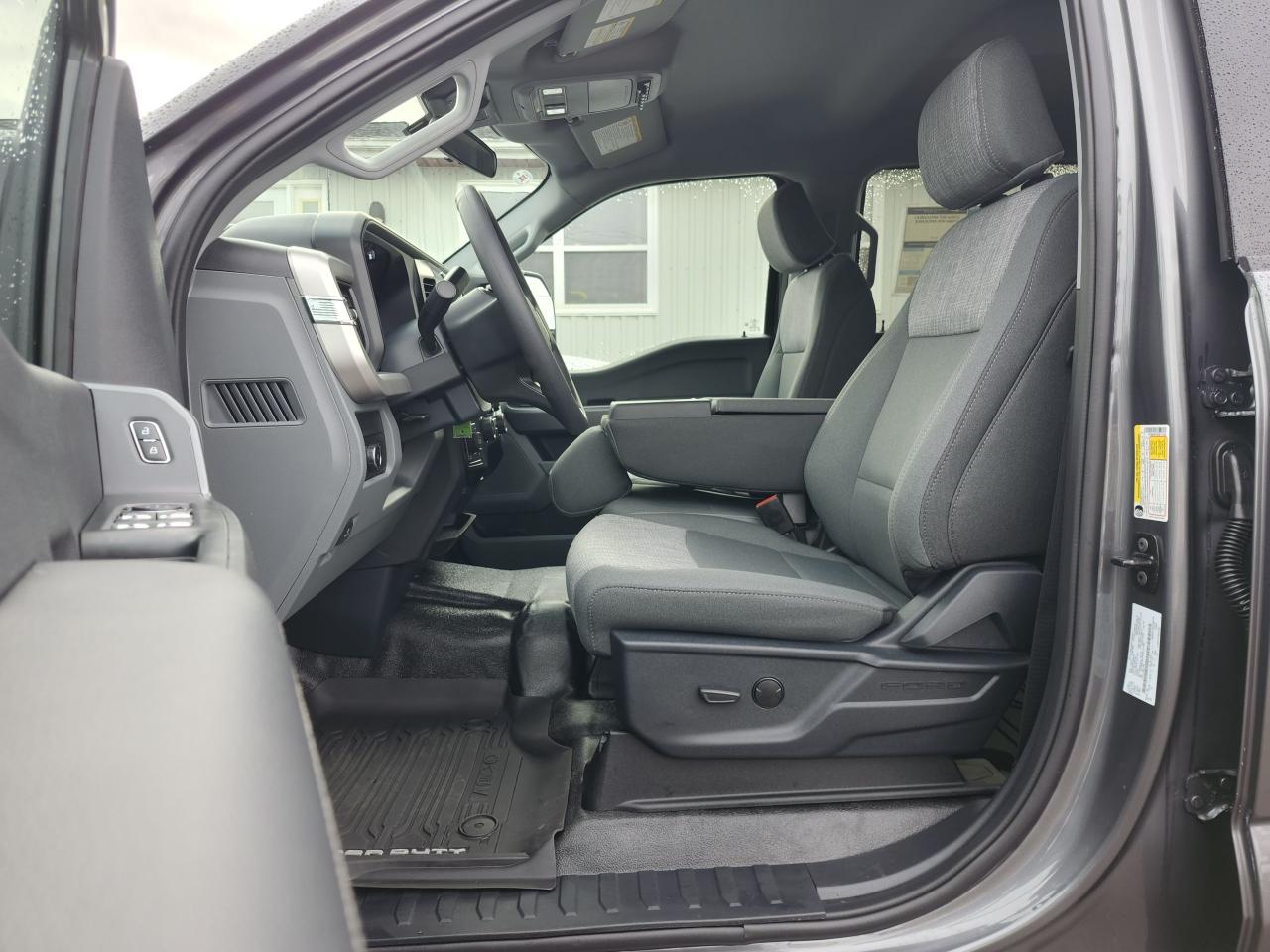 2026 Ford F-350 Super Duty SRW XLT 4WD CREW CAB 6.75' BOX Photo5