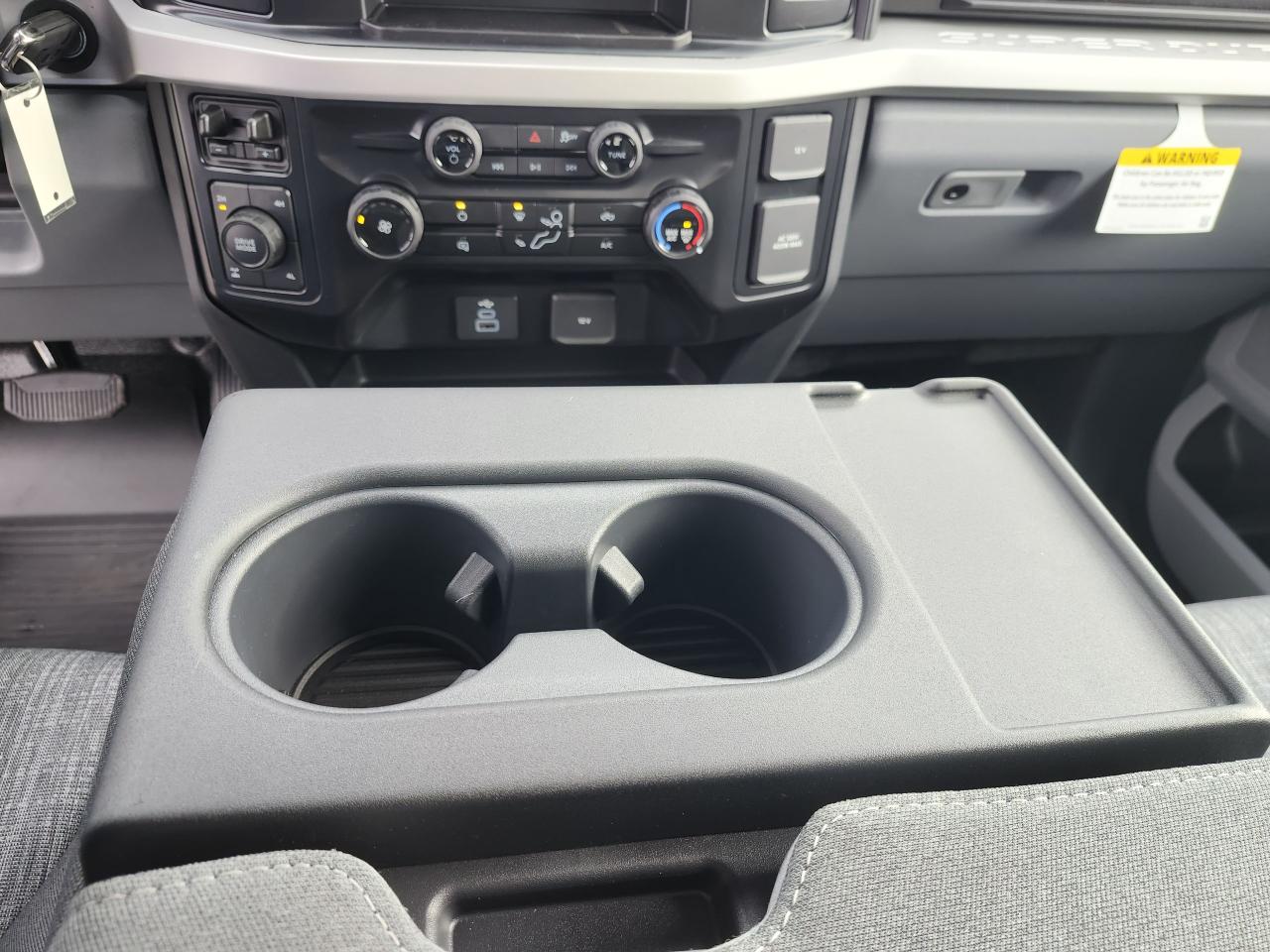 2026 Ford F-350 Super Duty SRW XLT 4WD CREW CAB 6.75' BOX Photo5