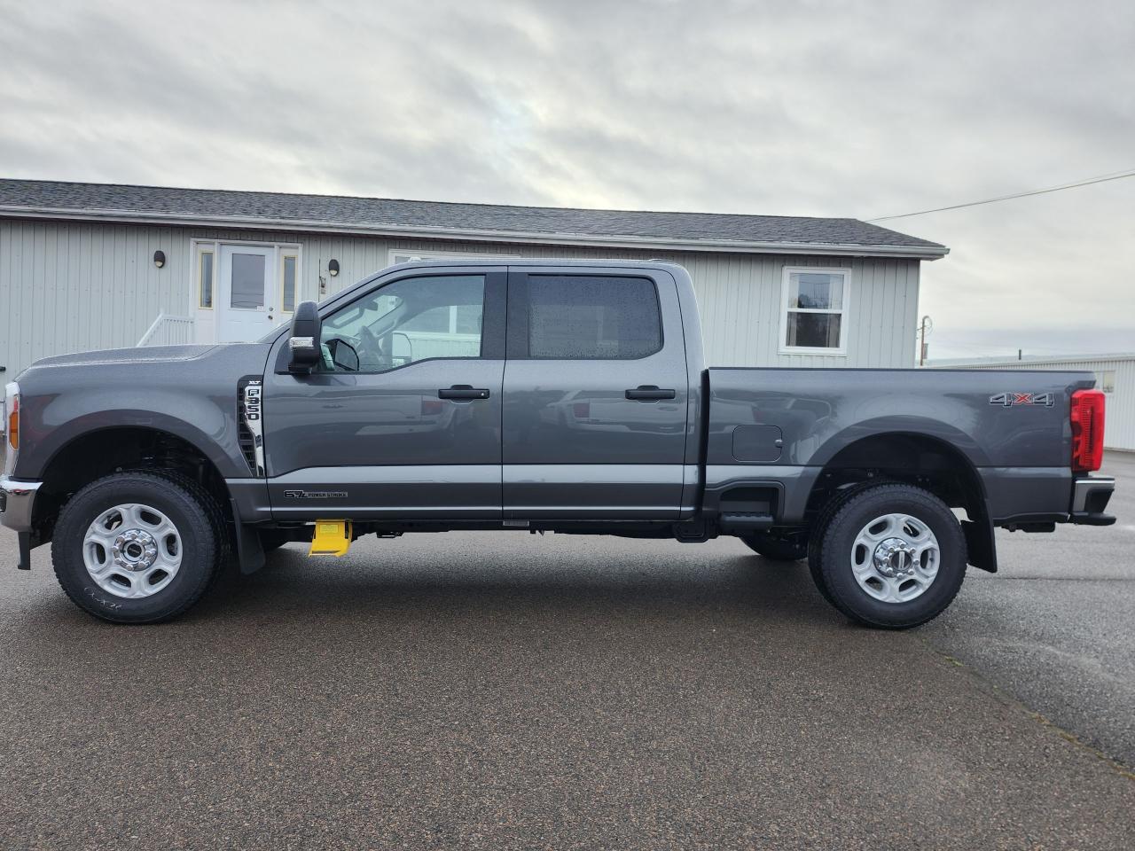 2026 Ford F-350 Super Duty SRW XLT 4WD CREW CAB 6.75' BOX Photo5