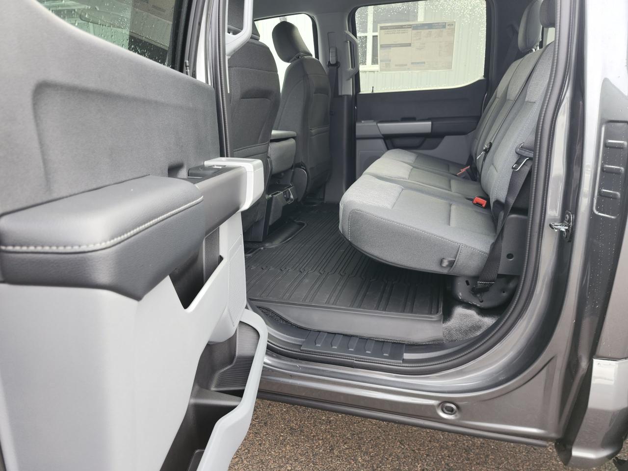 2026 Ford F-350 Super Duty SRW XLT 4WD CREW CAB 6.75' BOX Photo5