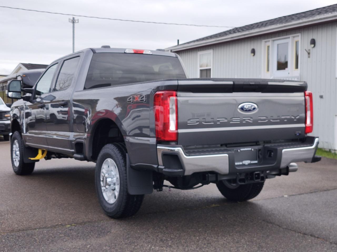 2026 Ford F-350 Super Duty SRW XLT 4WD CREW CAB 6.75' BOX Photo5