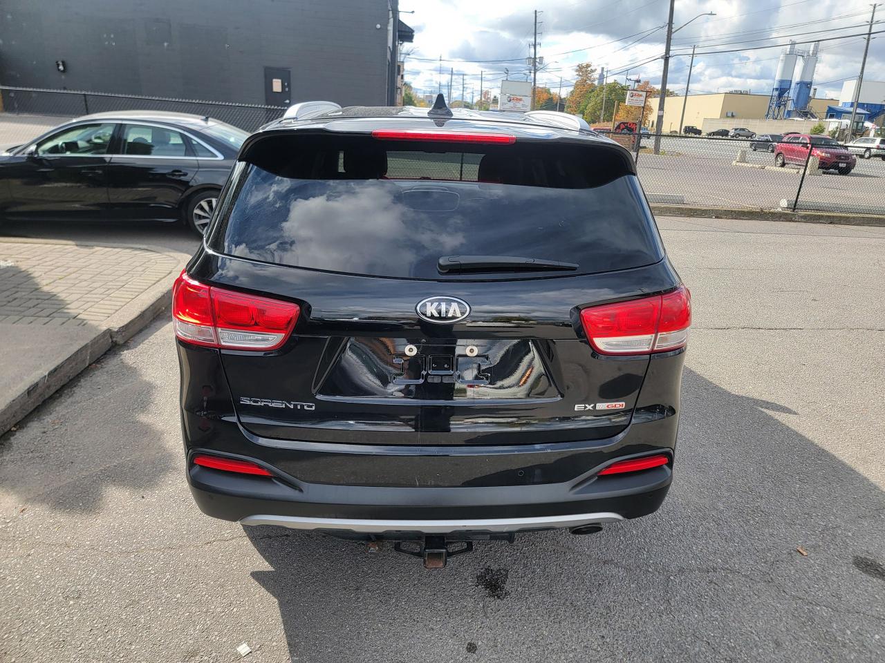 2017 Kia Sorento EX Turbo Photo4